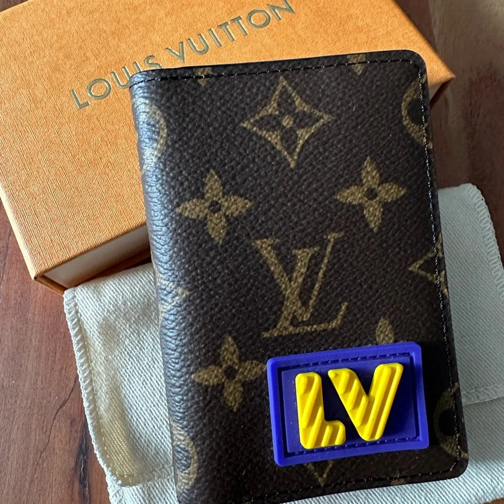 Louis Vuitton Pocket Organizer - Picture 1 of 3